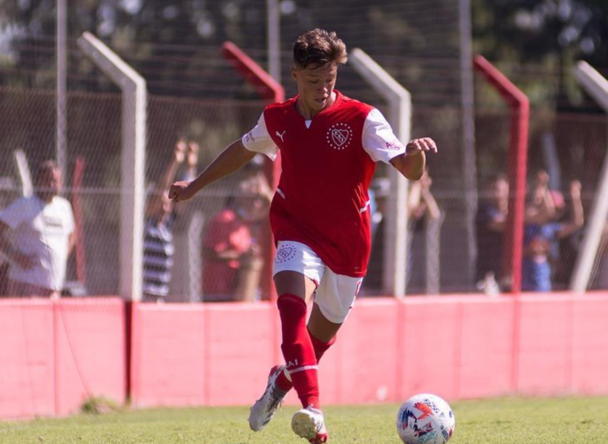 Santiago Hidalgo is a product of the Argentine club Independiente and was promoted to the senior team in 2022. (Credits: @hidalgoo09 Instagram)