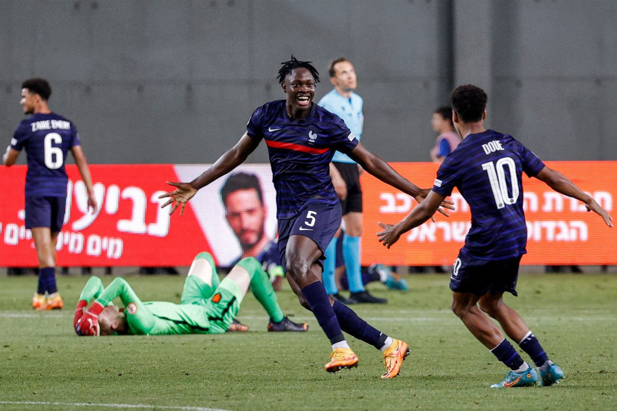 El Chadaille Bitshiabu is a product of Paris Saint-Germain's academy and was promoted to the senior team of the squad in 2021.  (Photo by JACK GUEZ / AFP) (Photo by JACK GUEZ/AFP via Getty Images)