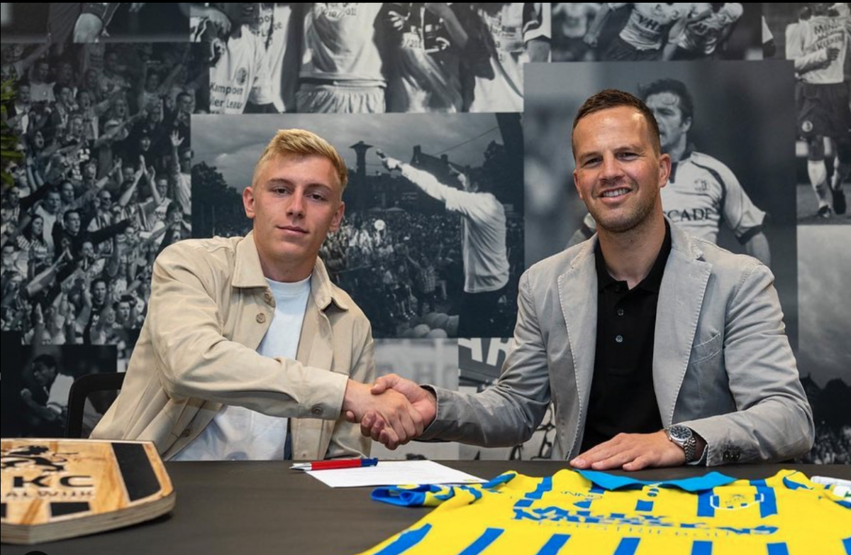 Mika Biereth joined the Dutch professional club RKC Waalwijk on loan from the Premier League club Arsenal in 2022. (Credits: @mikabiereth Instagram)