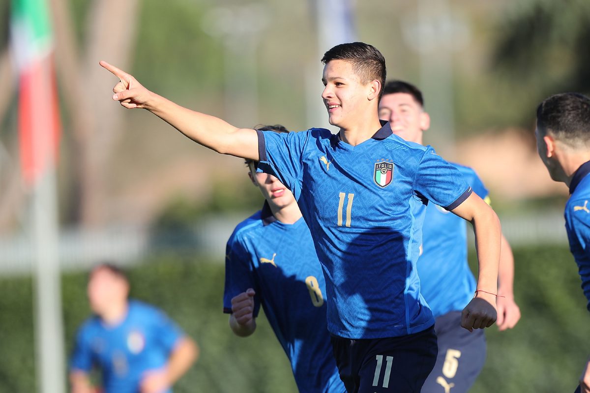 Valentin Carboni celebrates after scoring a goal aginst France U17 in a friendly match.  (Photo by Gabriele Maltinti/Getty Images)