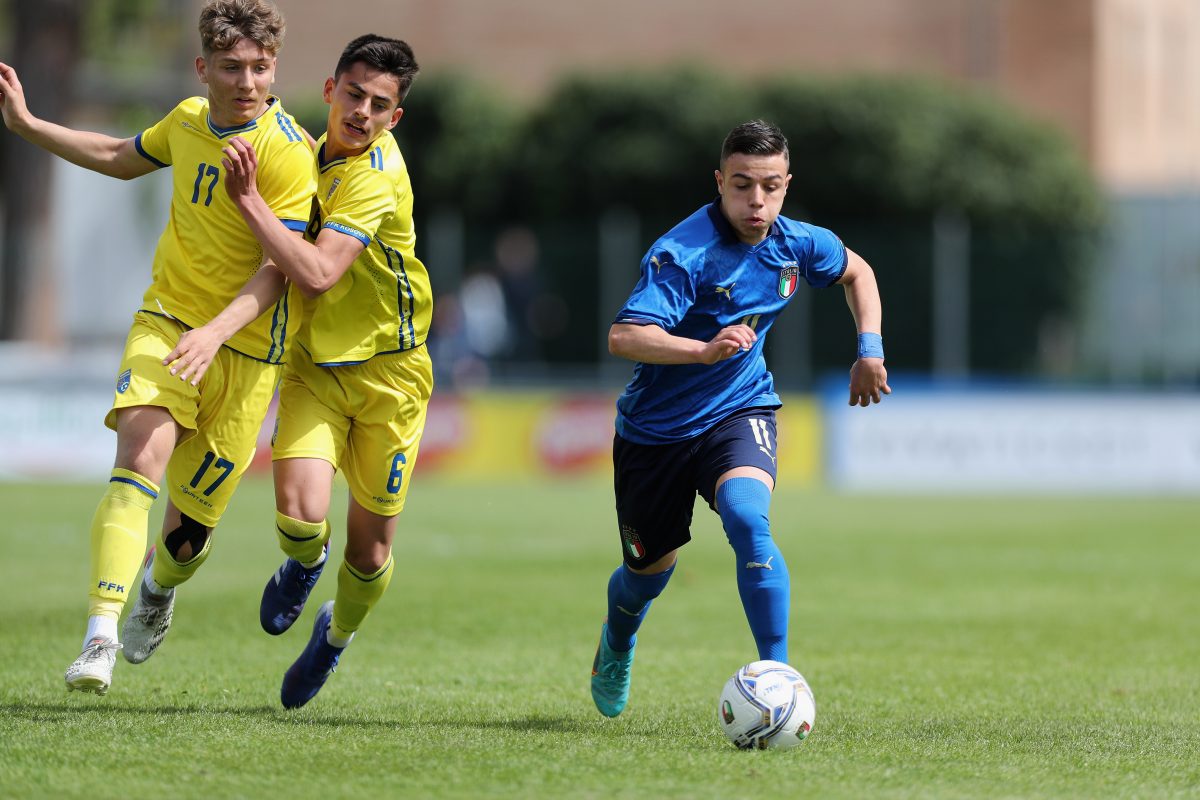 Marco Delle Monache of Italy U17 competes for the ball with Kosovo players during the U17 Elite Round match.  (Photo by Paolo Bruno/Getty Images)