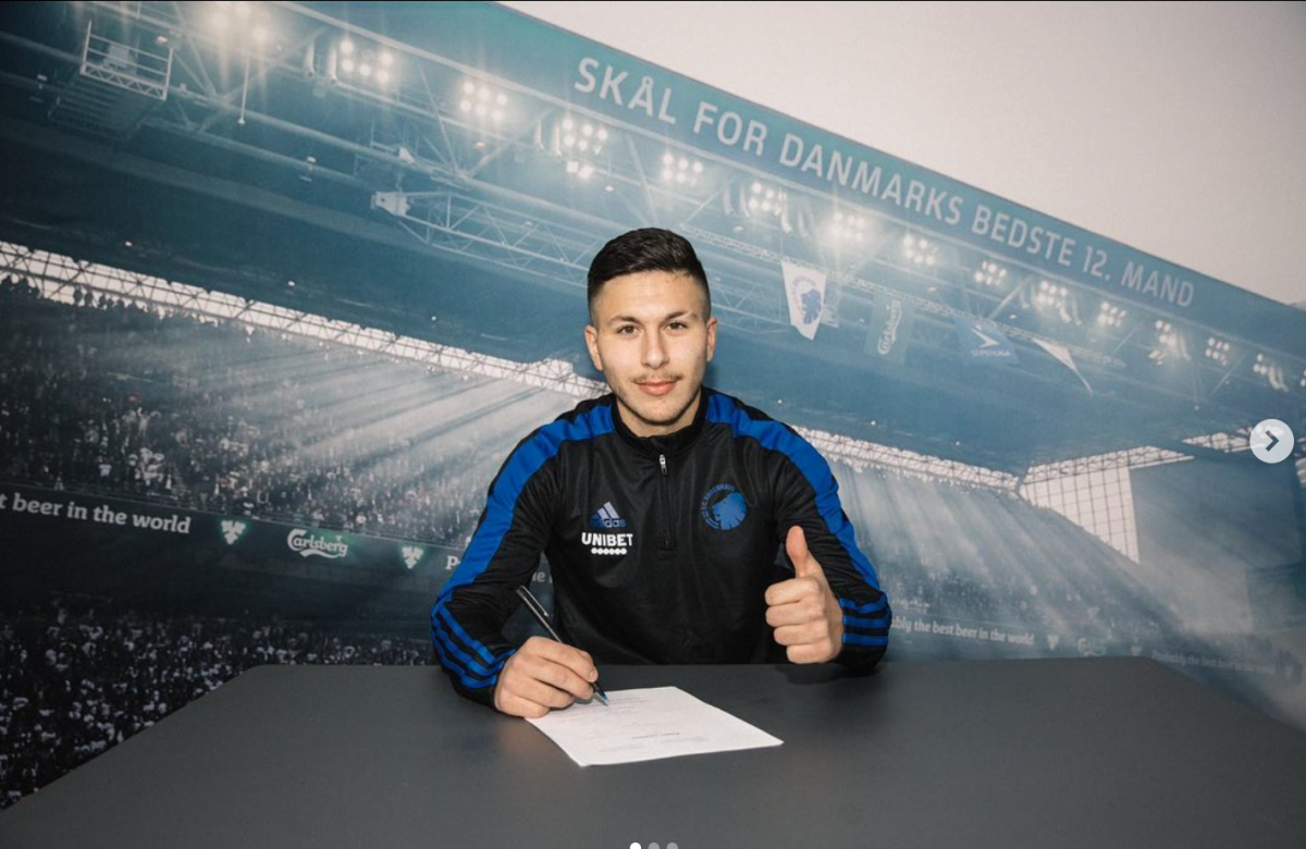 Roony Bardghji signed his first professional contract with Copenhagen in 2021. (Credits: @roony.bardghji Instagram)