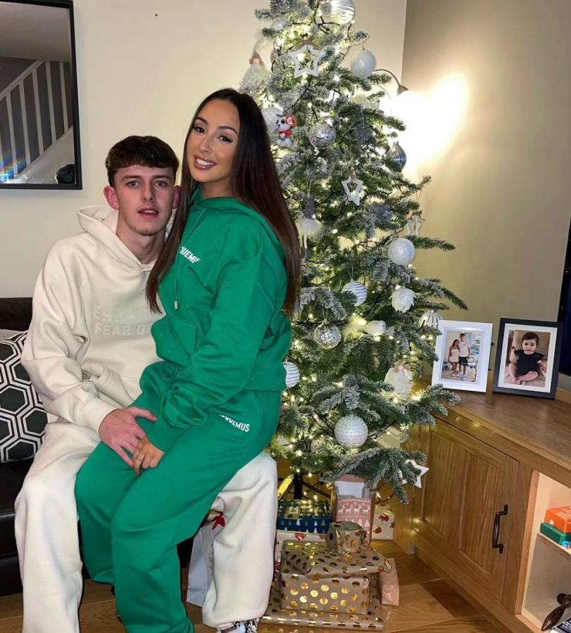 Owen Beck with his girlfriend Millie Hardman celebrating Christmas together. (Credits: @owenbeck02 Instagram)