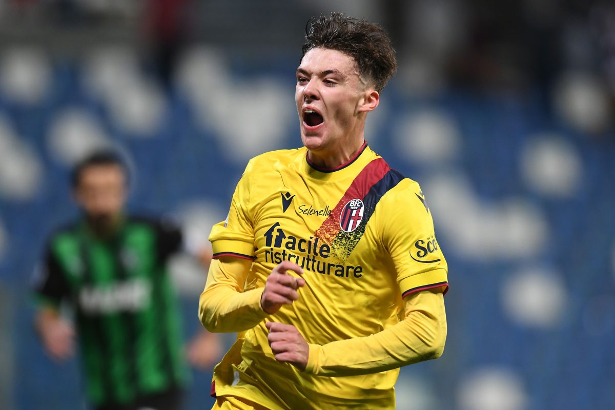 Aaron Hickey of Bologna FC celebrates after scoring his team second goal during the Serie A match between US Sassuolo and Bologna FC. (Photo by Alessandro Sabattini/Getty Images)