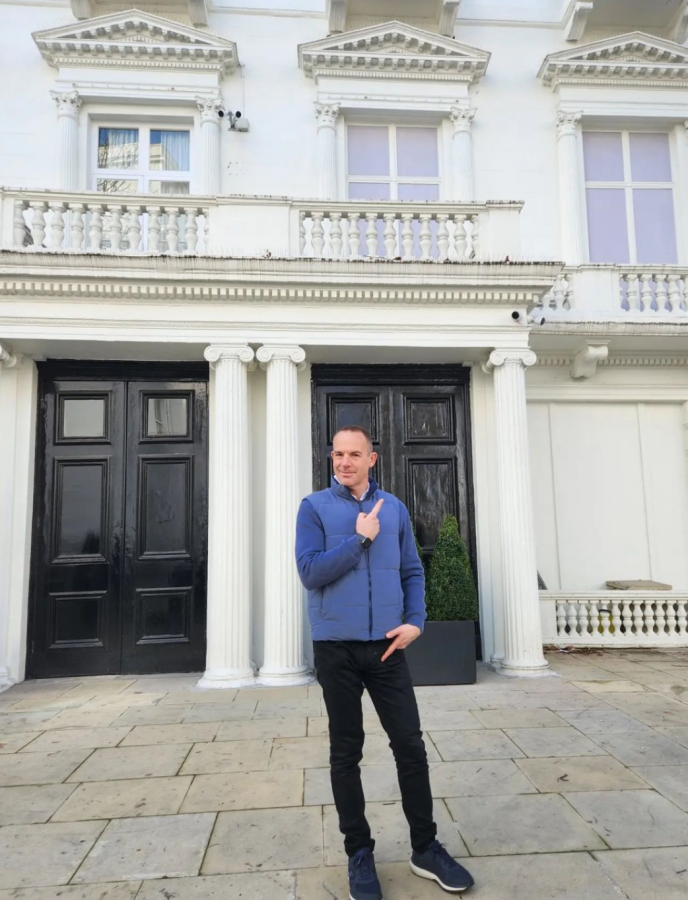 Martin Lewis posing in front of his huge mansion. (Credits: @martinlewismse Instagram)