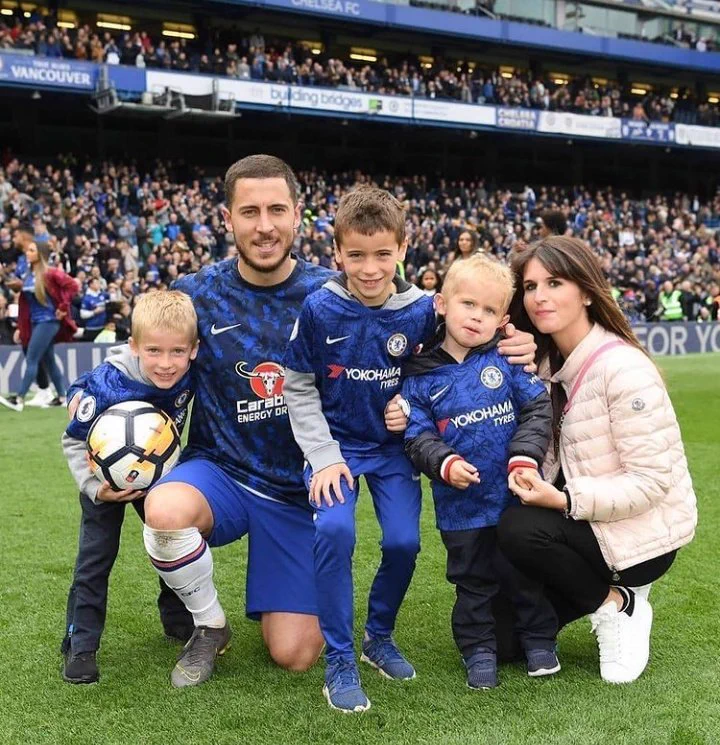 Natacha van Honacker with husband Eden Hazard and kids. (Credits: @kroosplace Twitter)