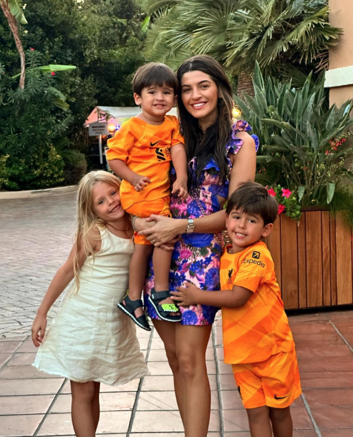 Natalia Loewe with her kids. (Credits: Instagram)