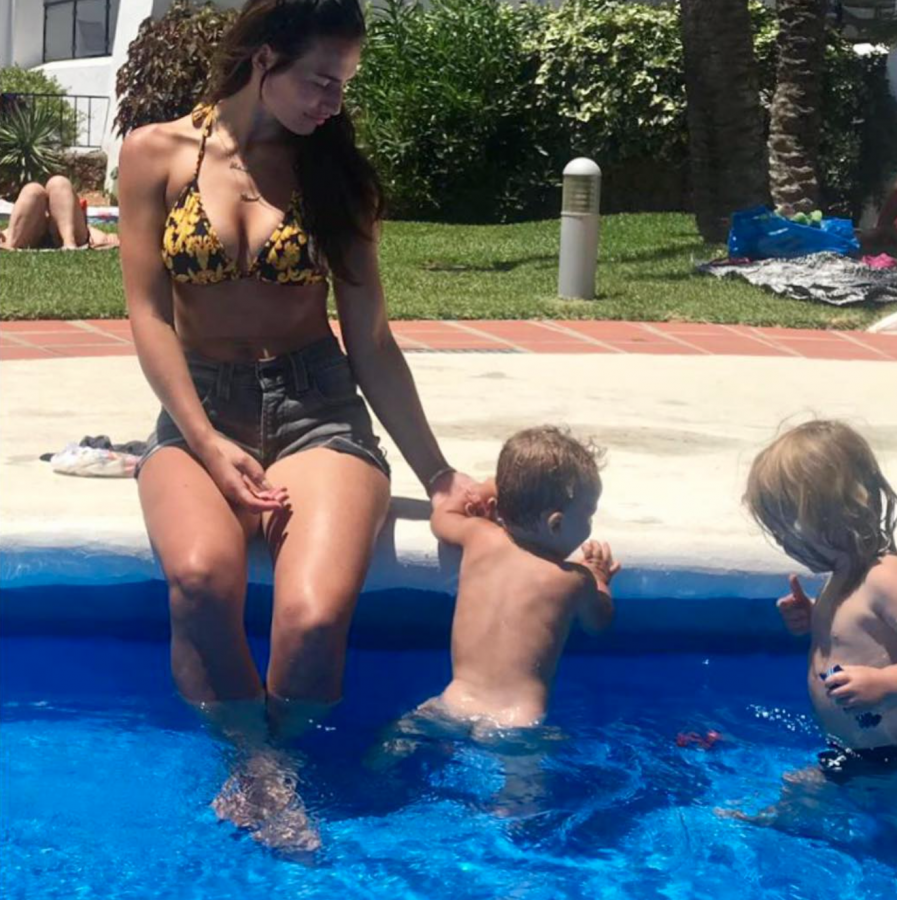 Annie Kilner with her kids. (Credits: Instagram)