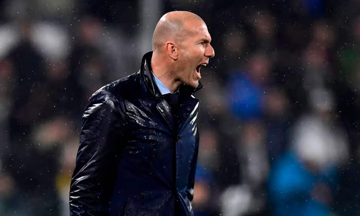 Zinedine Zidane’s Real Madrid side are four points behind Atlético in La Liga. Photograph: Javier Soriano/AFP/Getty Images