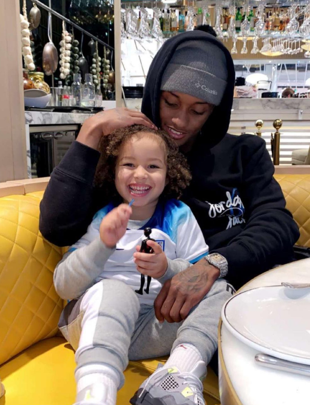 Demarai Gray with her daughter (Credits: Instagram)