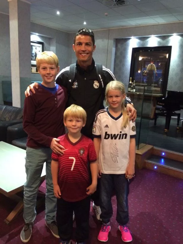 Ole Gunnar Solskjaer and Silje Solskjaer's children with Ronaldo. (Credits: Instagram)