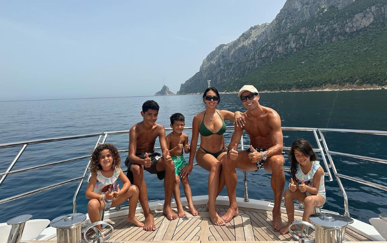 Georgina enjoying her vacation with her family. (Credits: Instagram)
